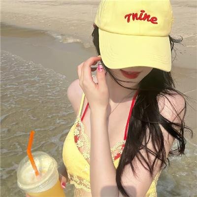 黑色池塘海报